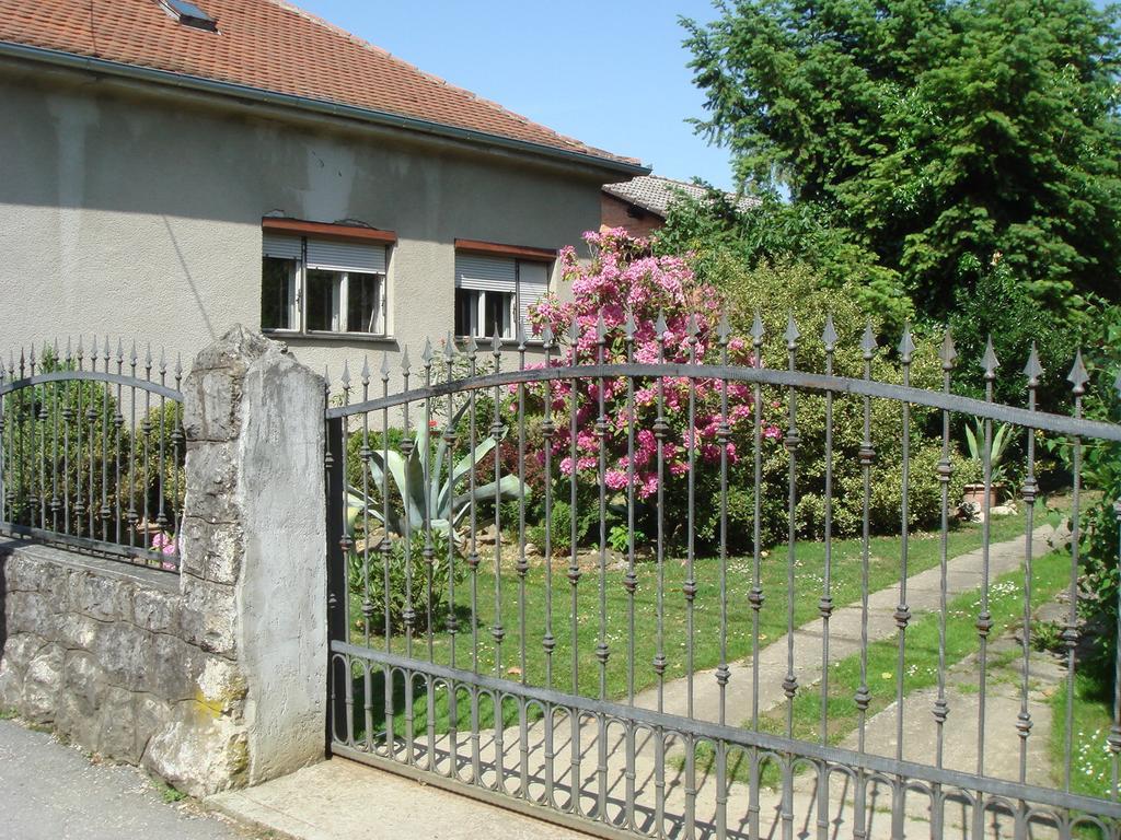 Guest House Kapetanova Kuca Križevci Exterior foto